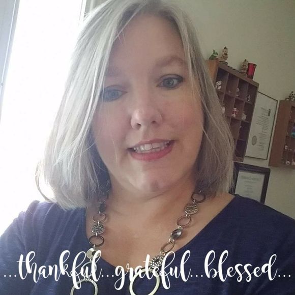 Meet your Posher, Selene - Picture 1 of 1